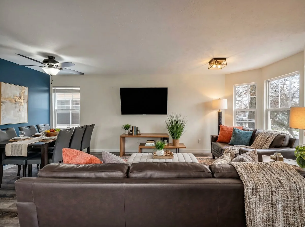 2minsDT+Covered Parking+Games+ Patio+Outdoors property photo 3