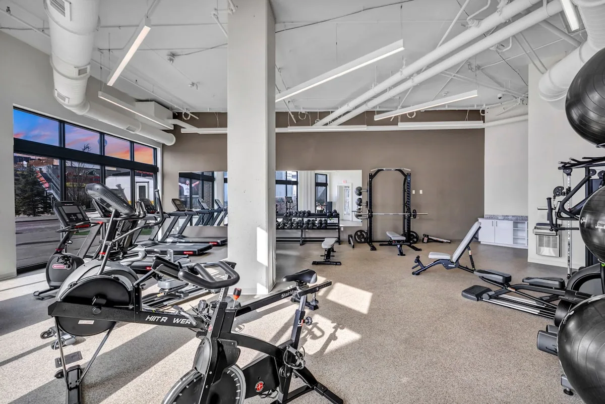 Lake + River view + Balcony + 2 Free Parking + Gym property photo 34 of 34