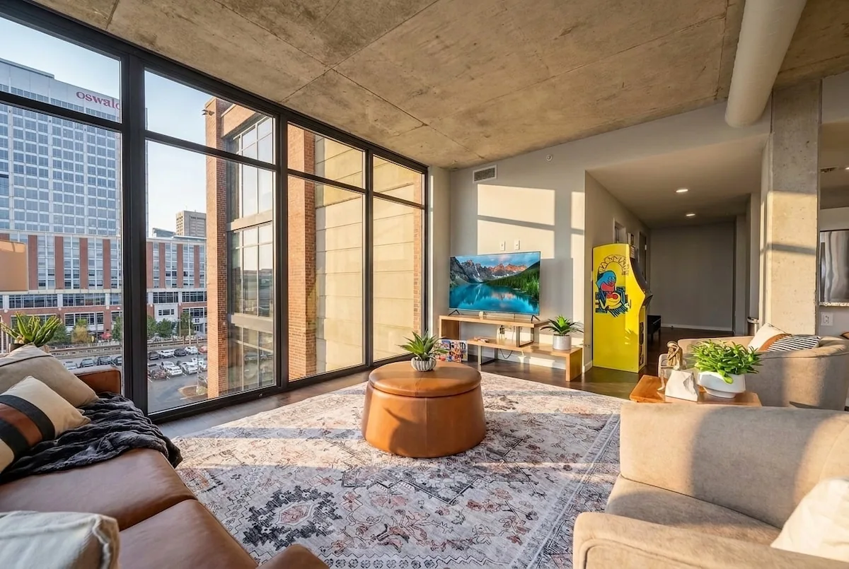 Lakeview Stadium Flats DT+Balcony + Garage Parking property photo 9 of 55