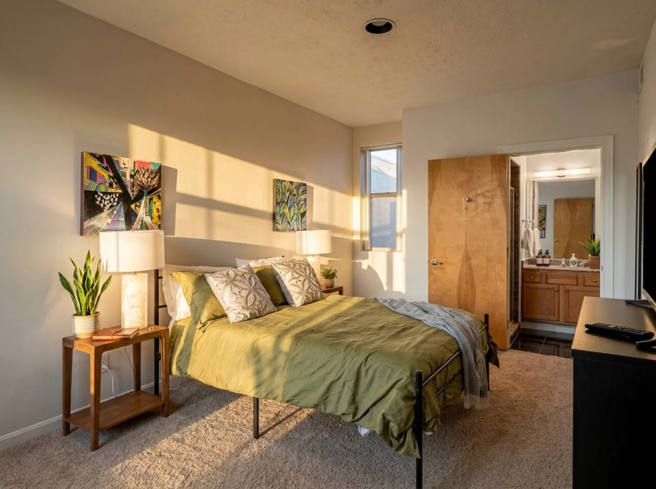 Modern 2BR + City Views + Balcony + Parking + Gym property photo 8 of 26