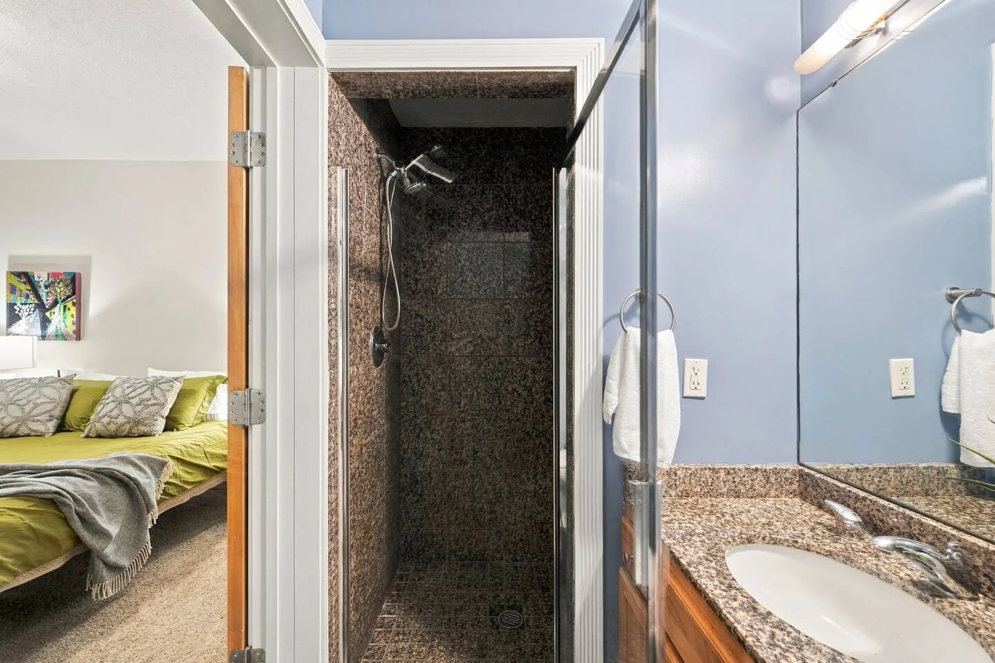 Modern 2BR + City Views + Balcony + Parking + Gym property photo 11 of 26