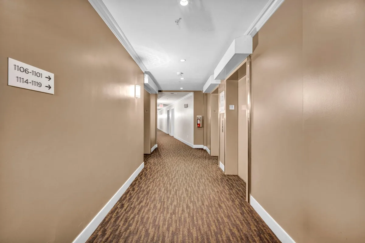 Lake Lux Penthouse + Balcony + Parking + Gym property photo 15 of 79