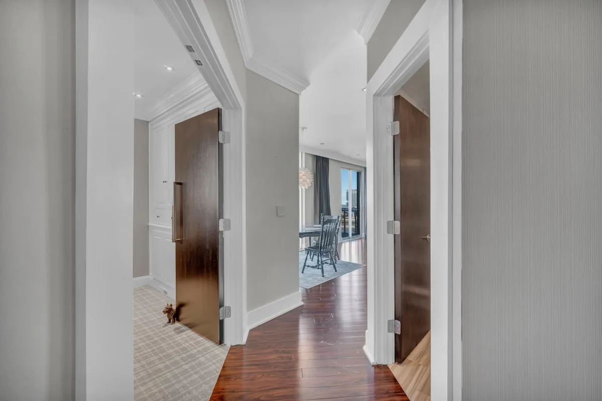 Lake Lux Penthouse + Balcony + Parking + Gym property photo 19 of 79