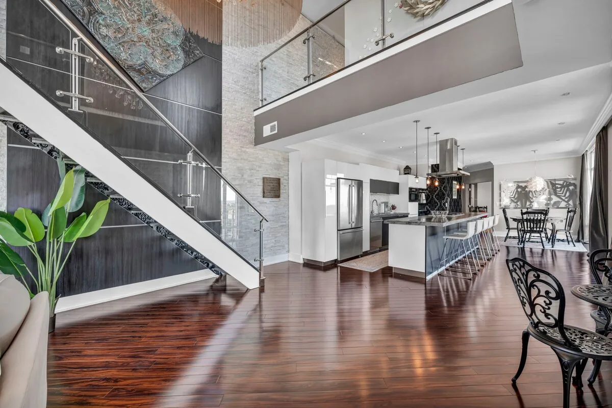 Lake Lux Penthouse + Balcony + Parking + Gym property photo 38 of 79