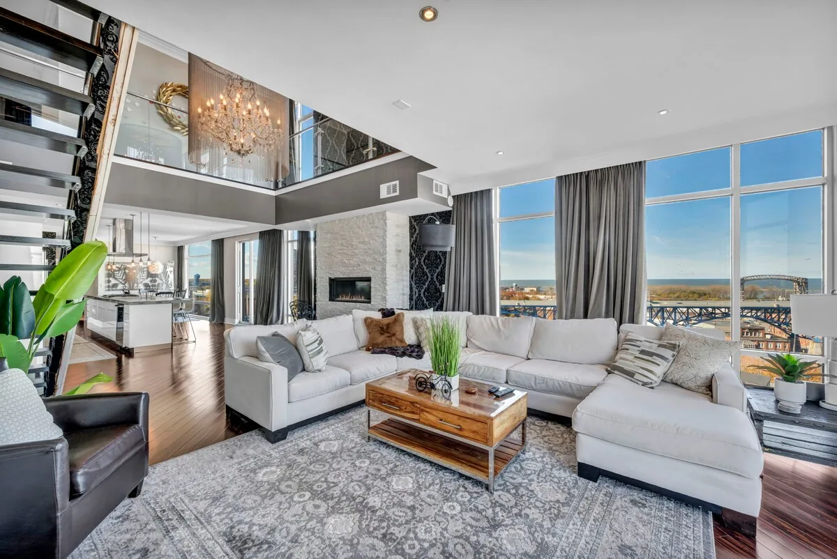 Lake Lux Penthouse + Balcony + Parking + Gym property photo 40 of 79