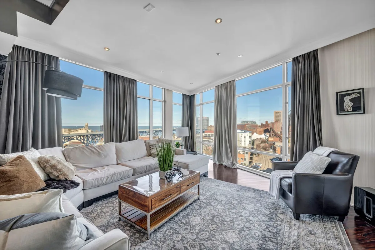 Lake Lux Penthouse + Balcony + Parking + Gym property photo 41 of 79