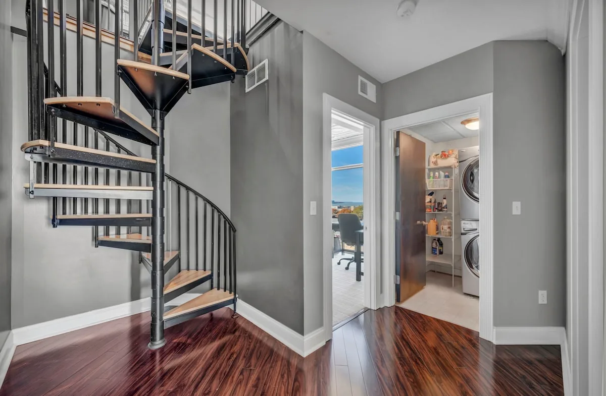 Lake Lux Penthouse + Balcony + Parking + Gym property photo 49 of 79