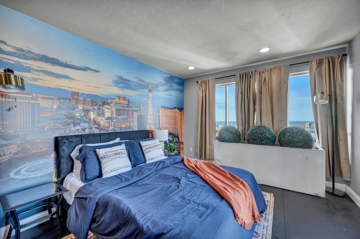 Lake Lux Penthouse + Balcony + Parking + Gym property photo 63 of 79