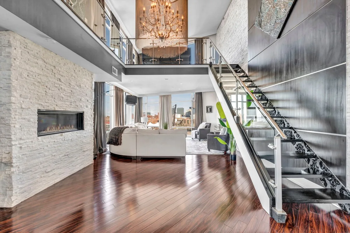 Lake Lux Penthouse + Balcony + Parking + Gym property photo 69 of 79