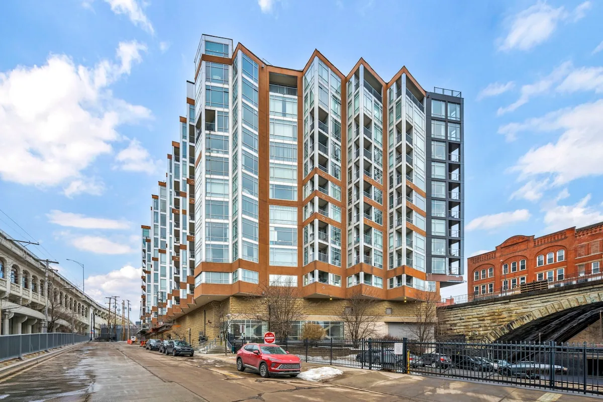 Modern Flats Retreat + Balcony + Parking + Gym property photo 13 of 19