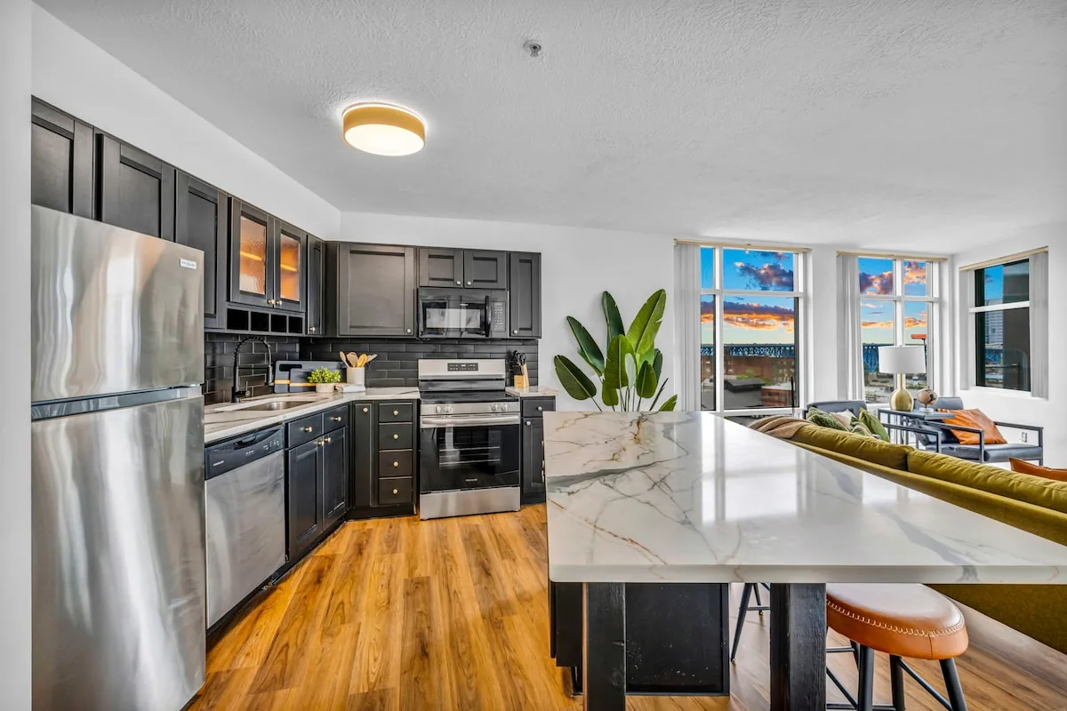 City View + Modern + Balcony + Parking + Gym property photo 7 of 53